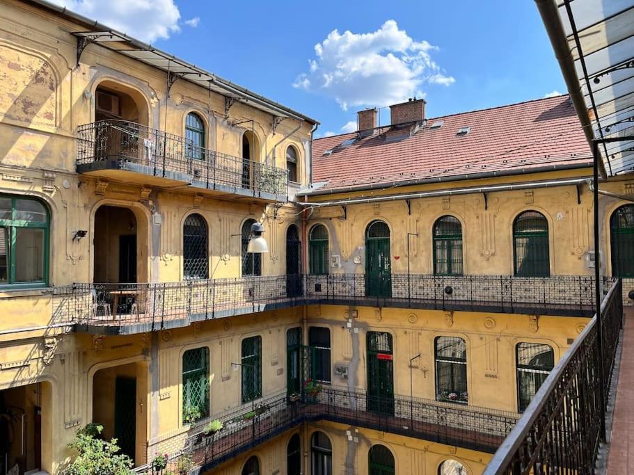 Edna Studio With Balcony Βουδαπέστη Εξωτερικό φωτογραφία