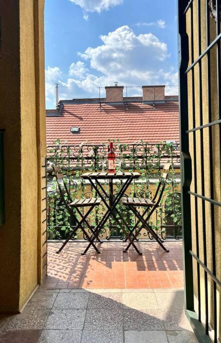 Edna Studio With Balcony Βουδαπέστη Εξωτερικό φωτογραφία