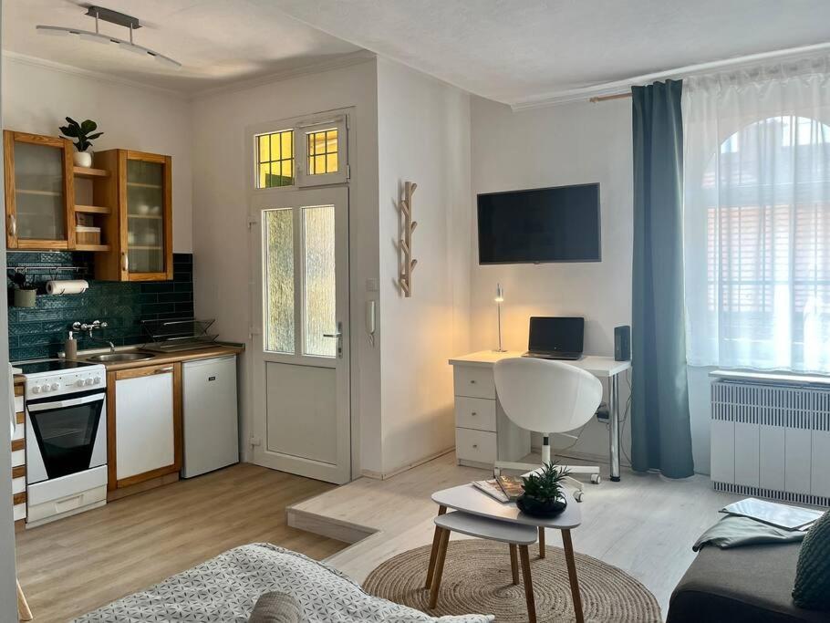 Edna Studio With Balcony Βουδαπέστη Εξωτερικό φωτογραφία