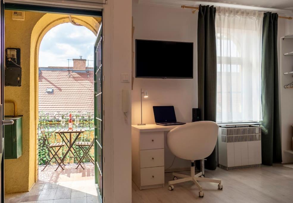 Edna Studio With Balcony Βουδαπέστη Εξωτερικό φωτογραφία